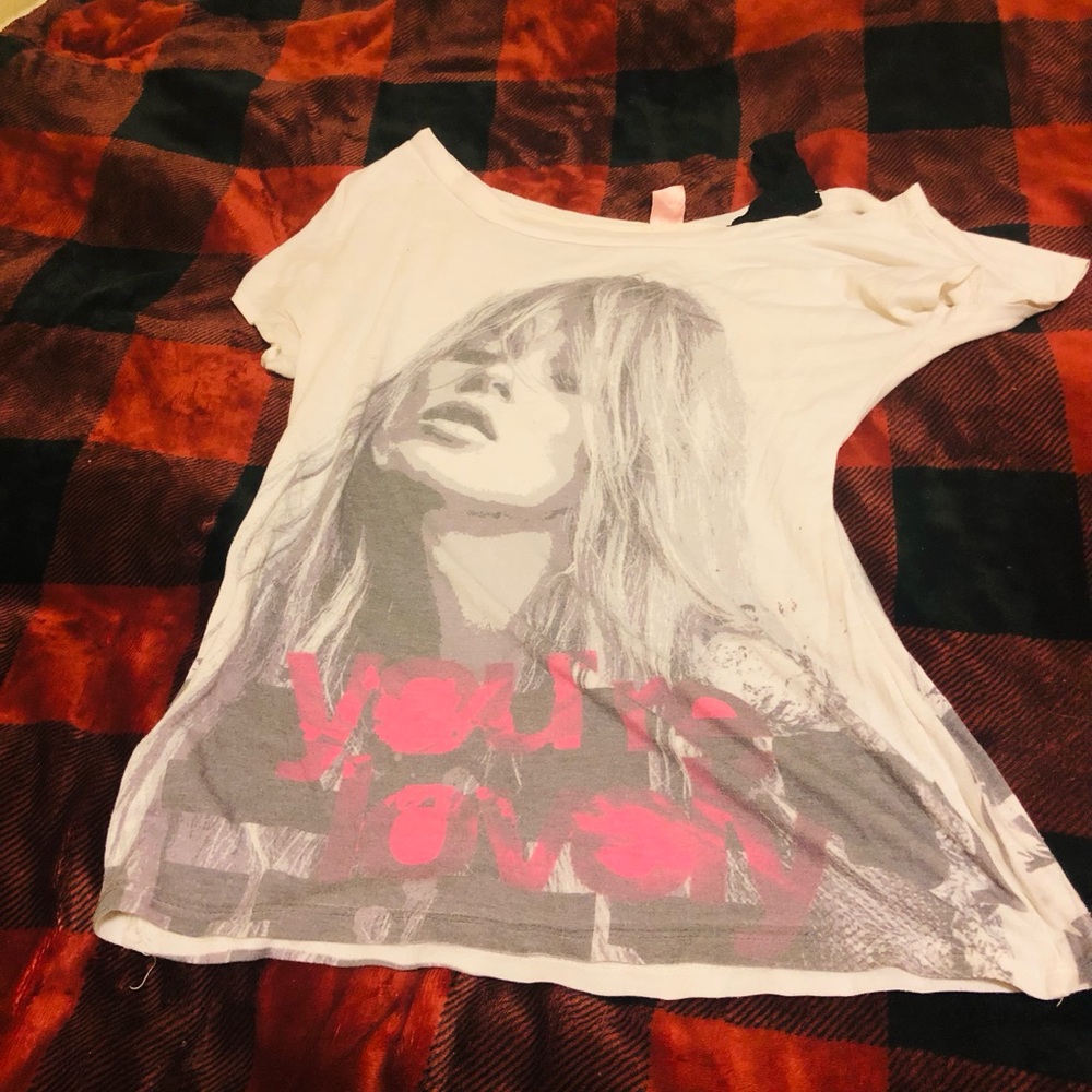 Off the shoulder t shirt S/M